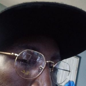 Meet your Posher, Melvin